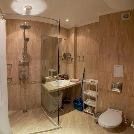 Seaside Serenity - Luxurious Beach-front With A Refreshing Pool Apartment Varna