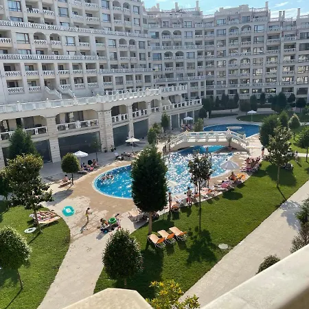 Seaside Serenity - Luxurious Beach-front With A Refreshing Pool * Varna