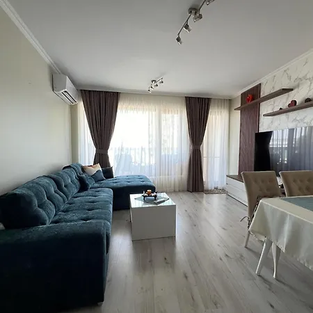 Seaside Serenity - Luxurious Beach-front With A Refreshing Pool
