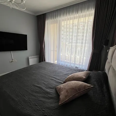 Seaside Serenity - Luxurious Beach-front With A Refreshing Pool * Варна