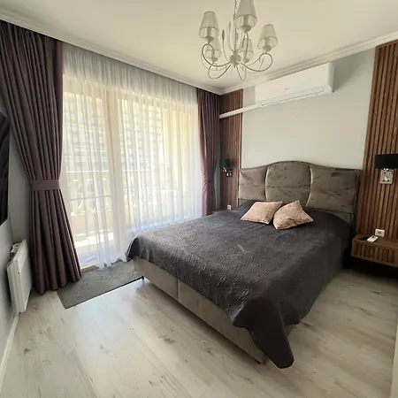 Seaside Serenity - Luxurious Beach-front With A Refreshing Pool Апартамент *