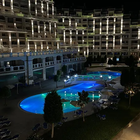Seaside Serenity - Luxurious Beach-front With A Refreshing Pool * Варна